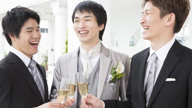 【結婚式】男性ゲストの服装選びと着こなし術を徹底解説！