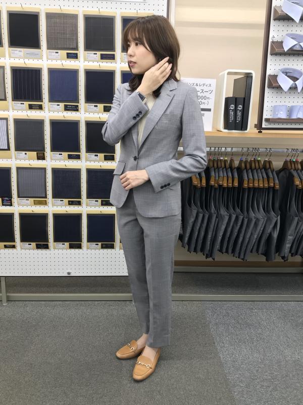 ヒルトン 青山 パンツスーツ - スーツ・フォーマル・ドレス